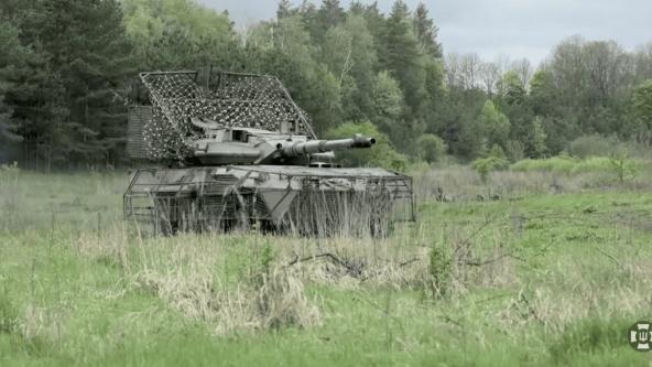 З’явилися нові рідкісні кадри колісних танків B1 Centauro - рекордний постріл на 11 км та що ще розповідають військові