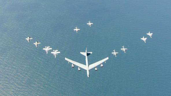 США відпрацьовують удари з B-52 по Калінінграду, а Іспанія атаки Harrier з авіаносця у Балтійському морі