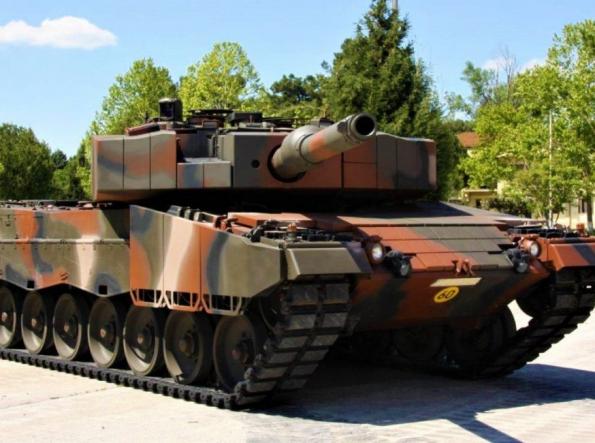 Греція нарешті модернізує свої Leopard 2A4, але що обере - влучно стріляти, захист від дронів або ж і те й інше