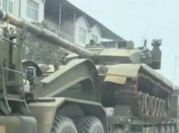 З огляду на "війну дронів" в Україні Китай оснащує весь парк танків КАЗ і стосується це "робочих конячок" як от Type 96