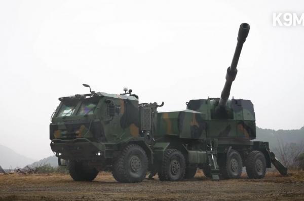 У Кореї показали у дії колісну САУ K9MH, на яку Hanwha робить величзену ставку, чи змогла вона "перестріляти" Archer та RCH 155