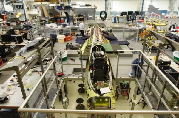 Португалія ще навіть не купила Gripen, а вже залучена до виробництва винищувача, і їй пропонують "бразильський" формат