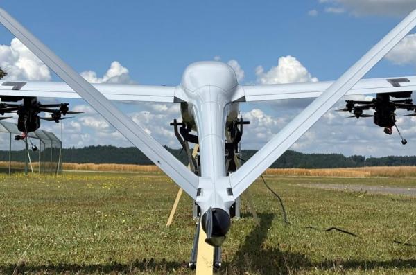 Quantum Systems розробляє для України носій FPV-дронів на 200 км - це Sparta, made in Ukraine