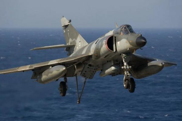 Аргентина й досі не може дати ради своїм літакам Super Etendard, які раніше "відправляли" в Україну