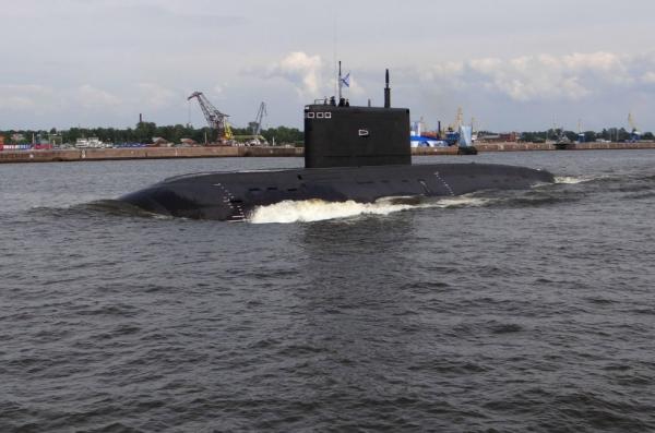 Скільки у РФ у Чорному морі залишилось підводних човнів "Варшавянка" - половина шляху вже пройдена