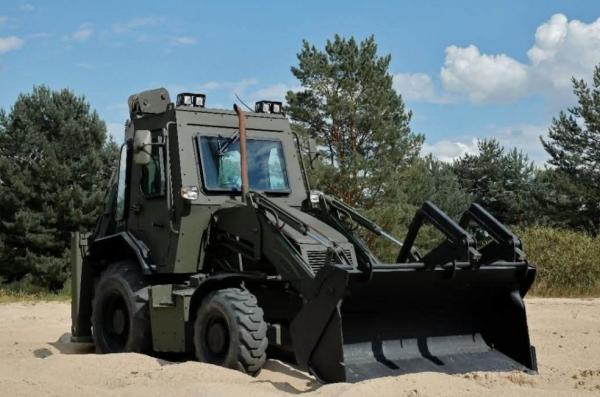 Нова бронемашина для облаштування позицій та інших інженерних робіт - деталі UAT-SPIDER від "УкрАрмоТех"