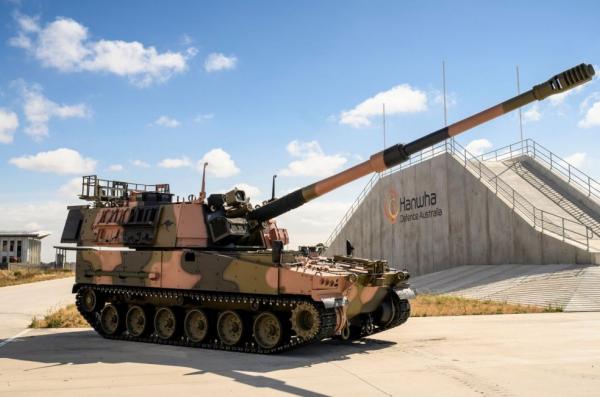 17 років до та понад 4 після контракту знадобилося, щоб перші САУ AS9 зійшли з конвеєра у Австралії