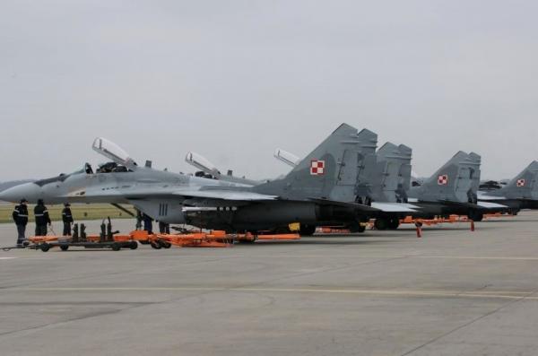 Хоча Польща навідріз відмовляється передавати МіГ-29 Україні, у PGZ готові обслуговувати українські винищувачі