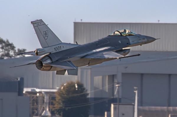 Уряд Перу підтвердив, що купить за шалені гроші F-16 замість Gripen й це буде політичним, а не економічним рішенням