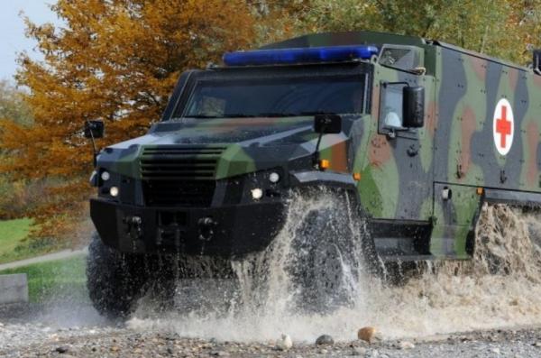 Кому із затримкою аж у чотири роки поставили перші машини на базі Eagle 6x6 і в чому може бути "розгадка"