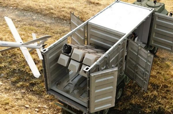 Якщо купуєш багато дронів, то ще питання, як їх запускати, тож Пентагон шукає контейнерні пускові