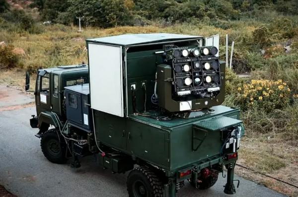 Поки китайські лазери палять дрони по 20 хвилин, у Індії збираються купити свої аналоги, які невідомо чи працюють