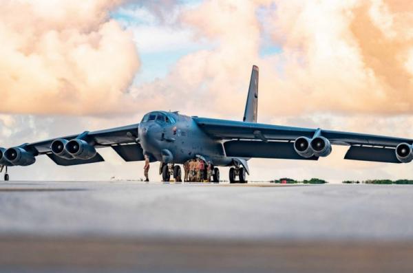 Щоб після 90 років експлуатації B-52 могли піти на пенсію, у Штатах вже шукають для них заміну
