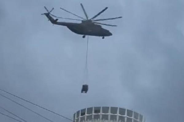 Рашисти так поспішають захистити Москву від українських дронів, що ставлять вертольотами ЗРК "Панцирь-СМД-Е" навіть у "нельотну" погоду