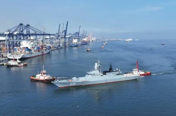 РФ прислала ракетний корвет та субмарину-носій "Калібрів" до Індонезії, де хотіла орендувати базу під Ту-95МС та Ил-76 