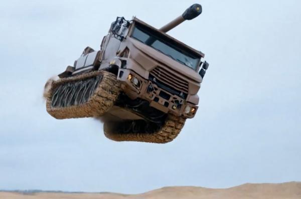 Гусенична САУ CAESAR тепер стріляє у польоті, а БТР Boxer отримав БМ "Преса" та "Інфлюенсер" - 1 квітня у західних ЗМІ