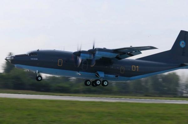 Китай за 7 років поставив у Казахстан шість Y-8, створених на базі Ан-12, про що це каже