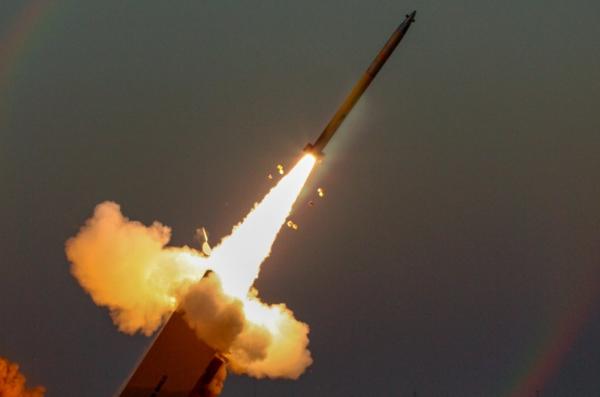 ЗСУ у одному залпі можуть запустити понад 400 ракет GMLRS з HIMARS: а от скільки їх виробляють зараз у США