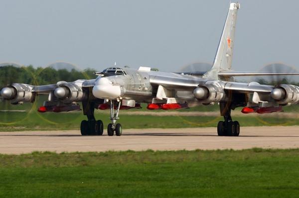 СБУ дронами дістали Ту-95​МС на авіабазі "Енгельс", де рашисти будують 17 укриттів - розкрито деталі операції