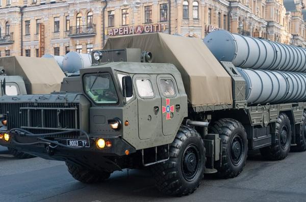 Чим допоможе Україні модернізація та створення нових ракет до ЗРК С-300 та чи зможе цей проєкт замінити Patriot
