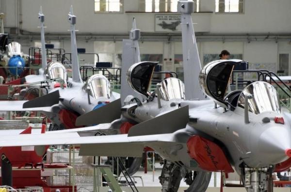 Виробництво Rafale йде 3 роки, то ж є цікаве припущення, звідки саме візьмуть перші 16 літаків для ЗСУ