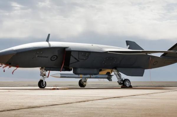 AIM-120 та SDB у внутрішньому відсіку, а також і більше палива зможе нести безпілотний винищувач MQ-28