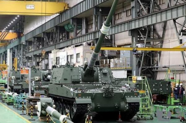 ОАЕ з $30 млрд на рік на оборону тепер самі вироблятимуть САУ K9, маючи M109 та екзотичні G-6