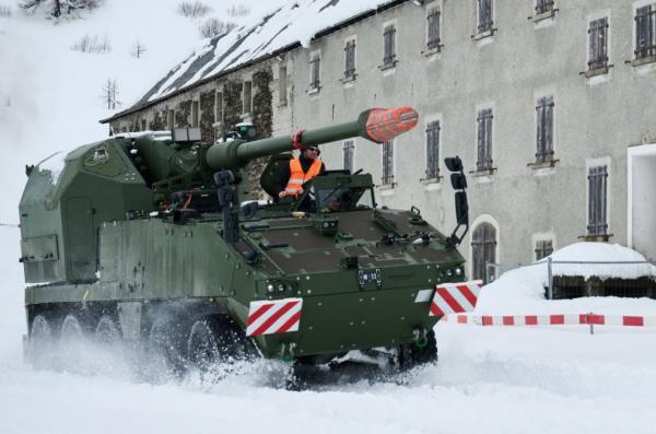 Замість повної заміни 50-річних M109 буде лише чверть парку RCH 155 і ще й підписання контракту затримують на рік у Швейцарії