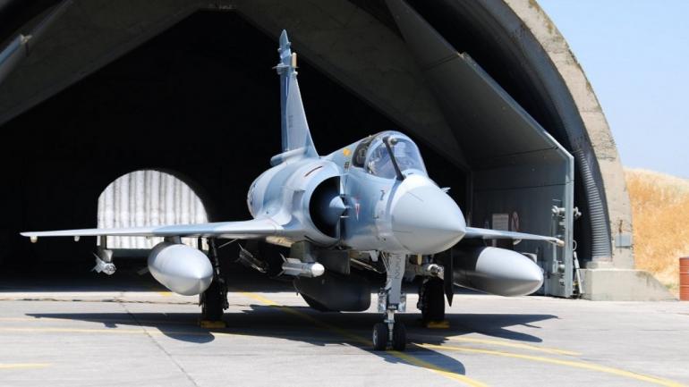 Франція спробує виторгувати для України всього 10 винищувачів Mirage 2000-5, а не 43, і веде бурхливі перемовини з Грецією 