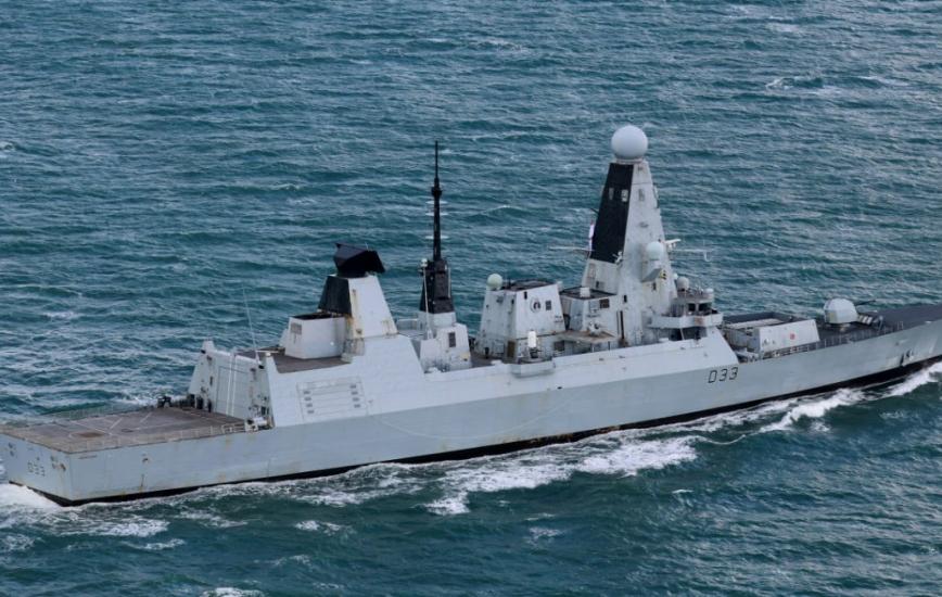 Навіщо есмінцю HMS Dauntless, що вже може збивати балістику, зенітні дрони, з якими він показався поряд з тральщиками ВМС ЗСУ