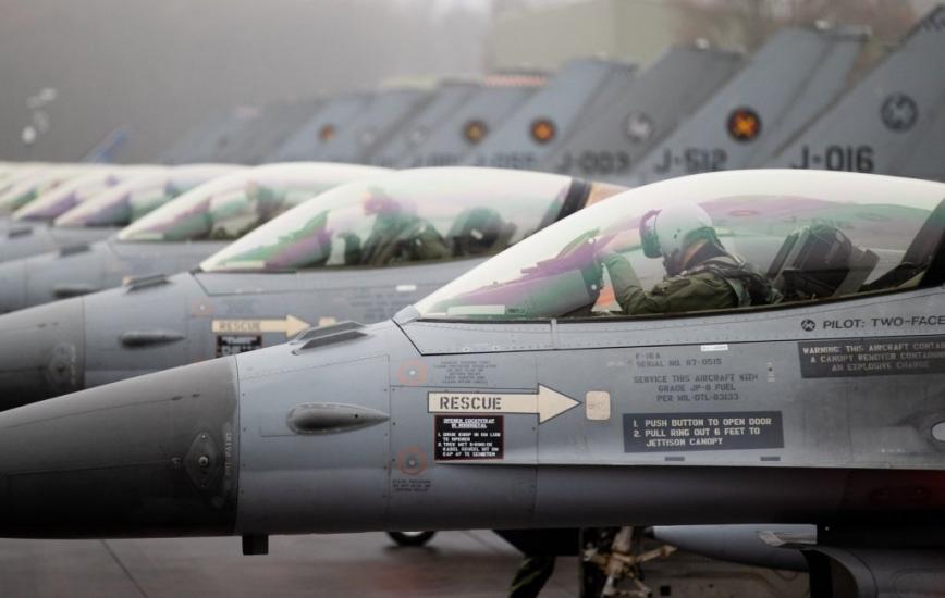 Чому F-16 затримуються й знову багато що залежить від США