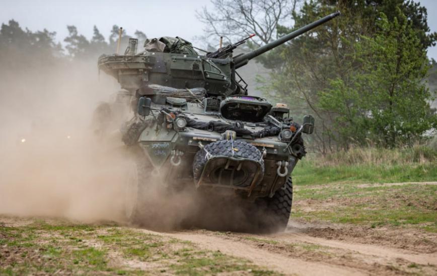 Чи отримає Україна більше бронетехніки, якщо Польща хоче купити БТР Stryker та чому навколо цього скандал