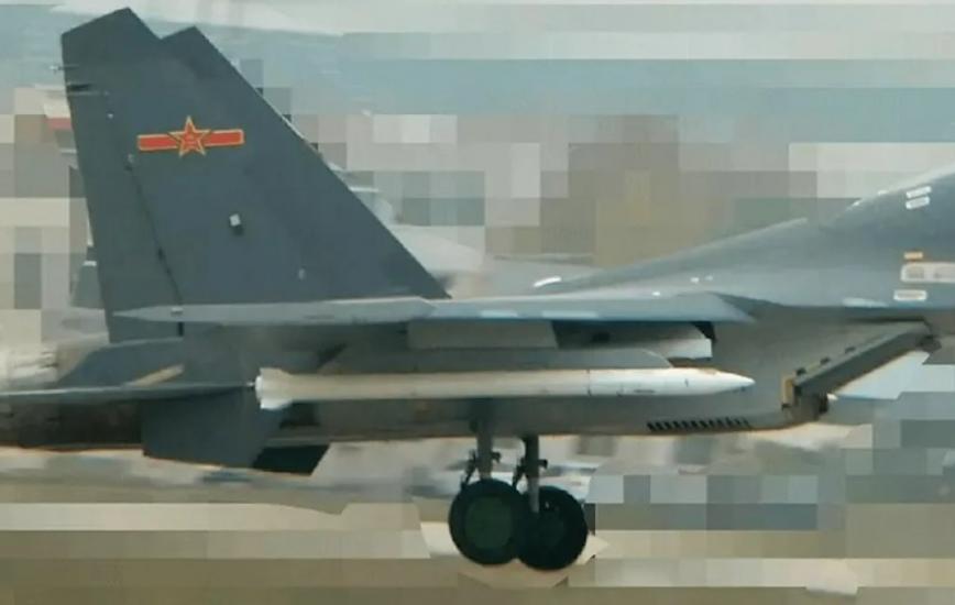 Чому у США дійсно сильно збентежені через китайську далекобійну ракету "повітря-повітря" PL-17